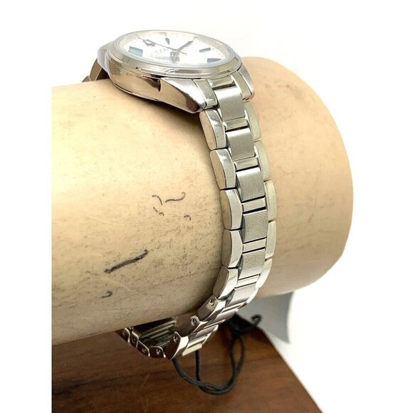 Bulova Women's Watch 96L285 Quartz White Blue Dial Silver Stainless Stee… - Picture 11 of 13